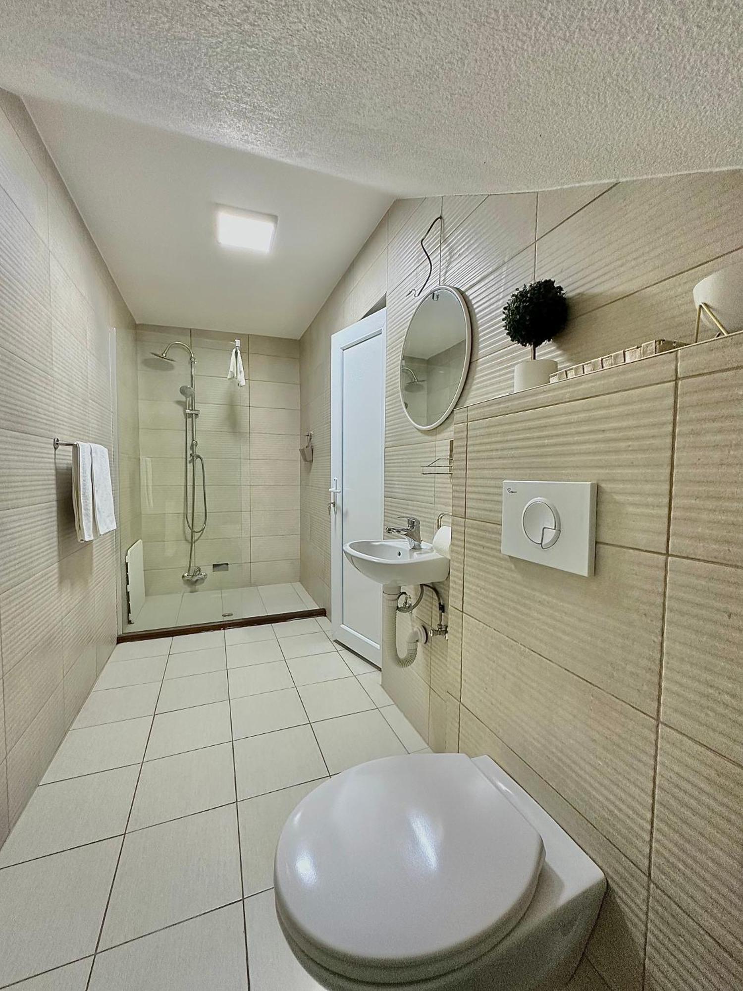 Hostel Herz Banja Luka Ngoại thất bức ảnh