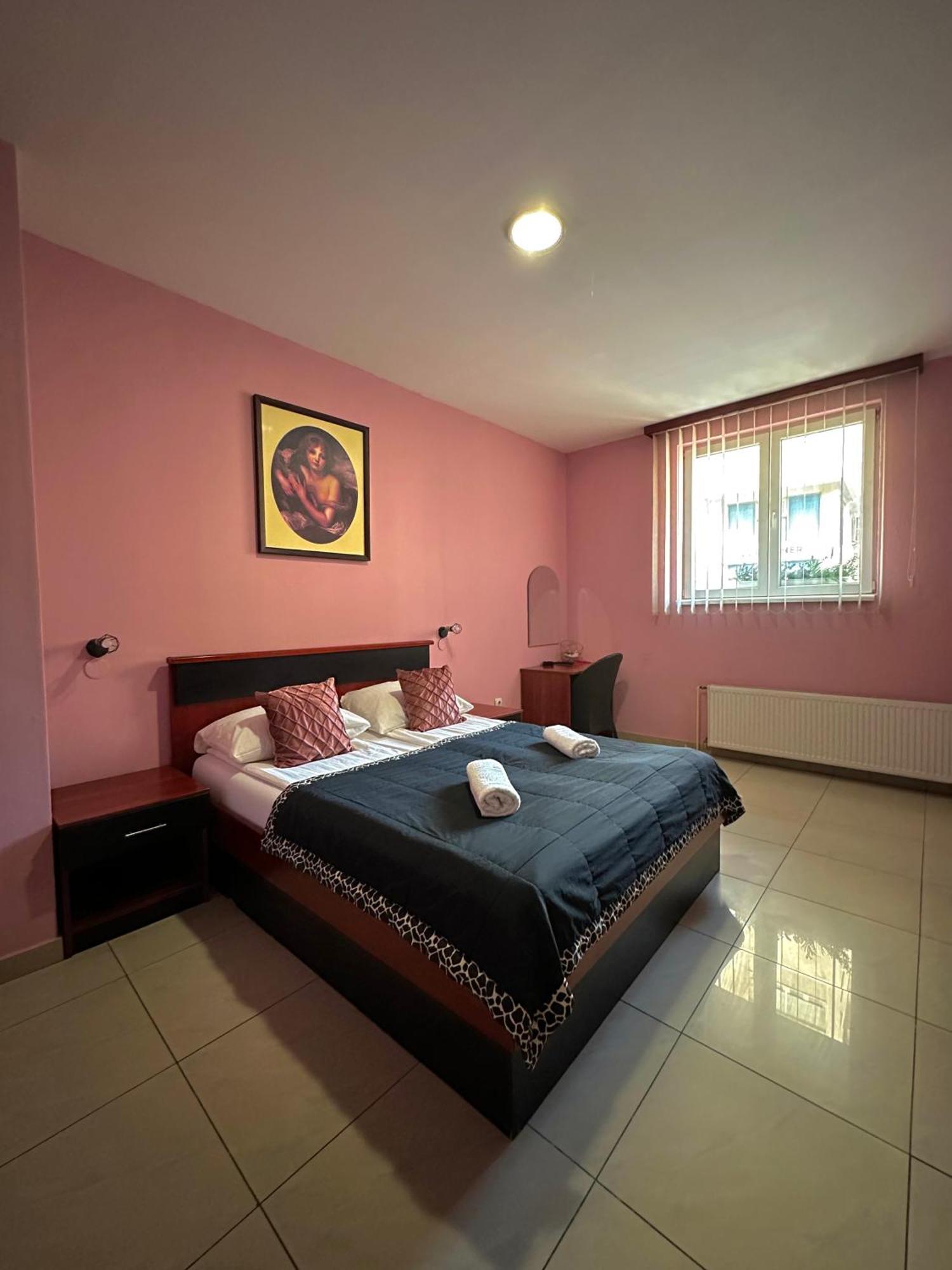 Hostel Herz Banja Luka Ngoại thất bức ảnh