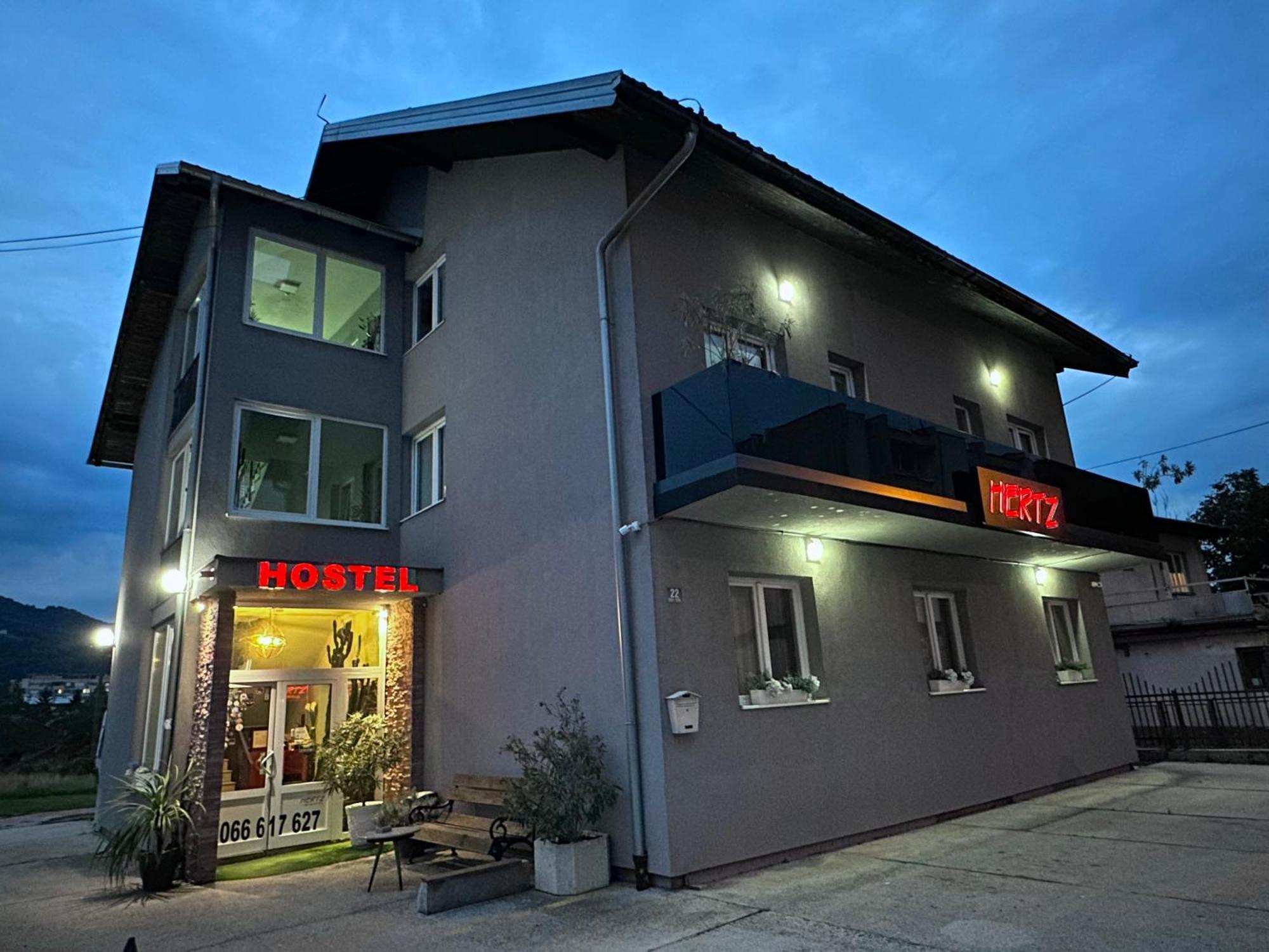 Hostel Herz Banja Luka Ngoại thất bức ảnh