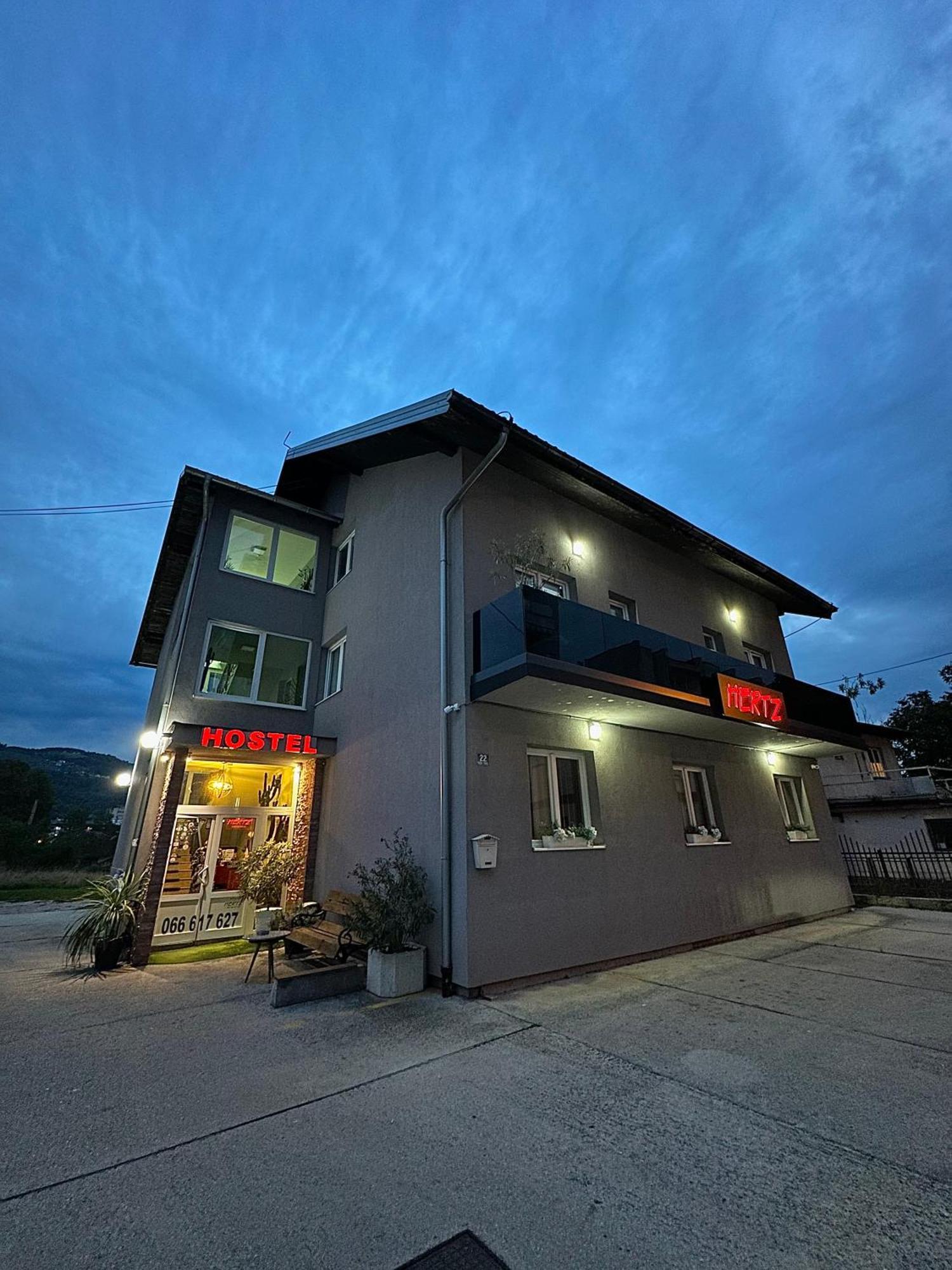 Hostel Herz Banja Luka Ngoại thất bức ảnh