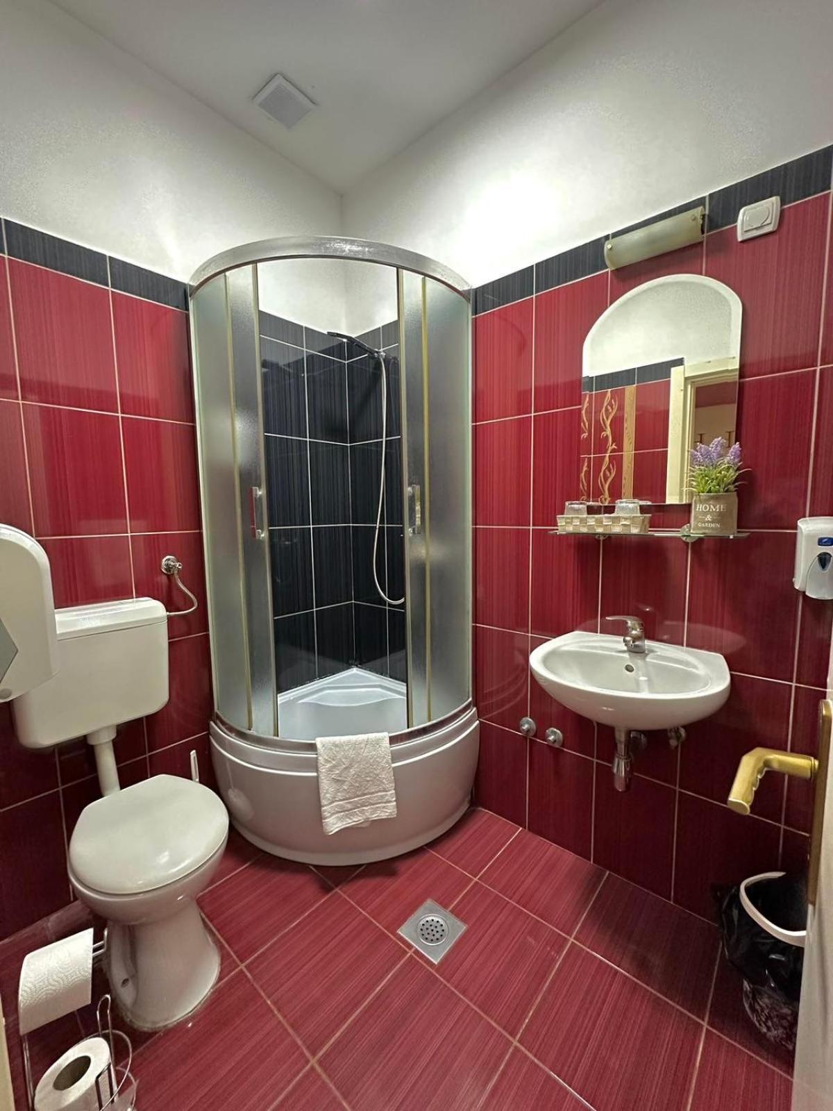 Hostel Herz Banja Luka Ngoại thất bức ảnh