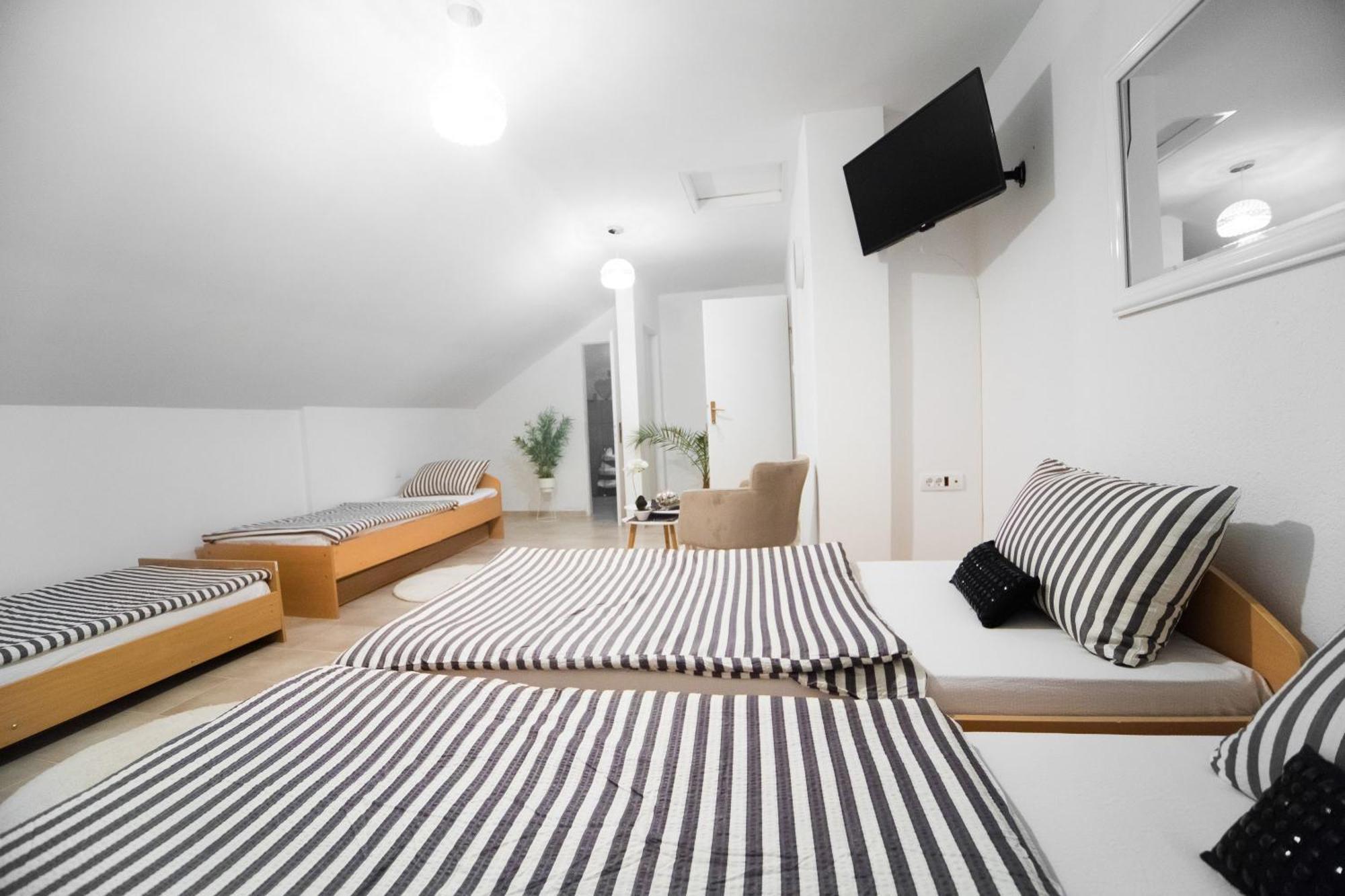 Hostel Herz Banja Luka Ngoại thất bức ảnh