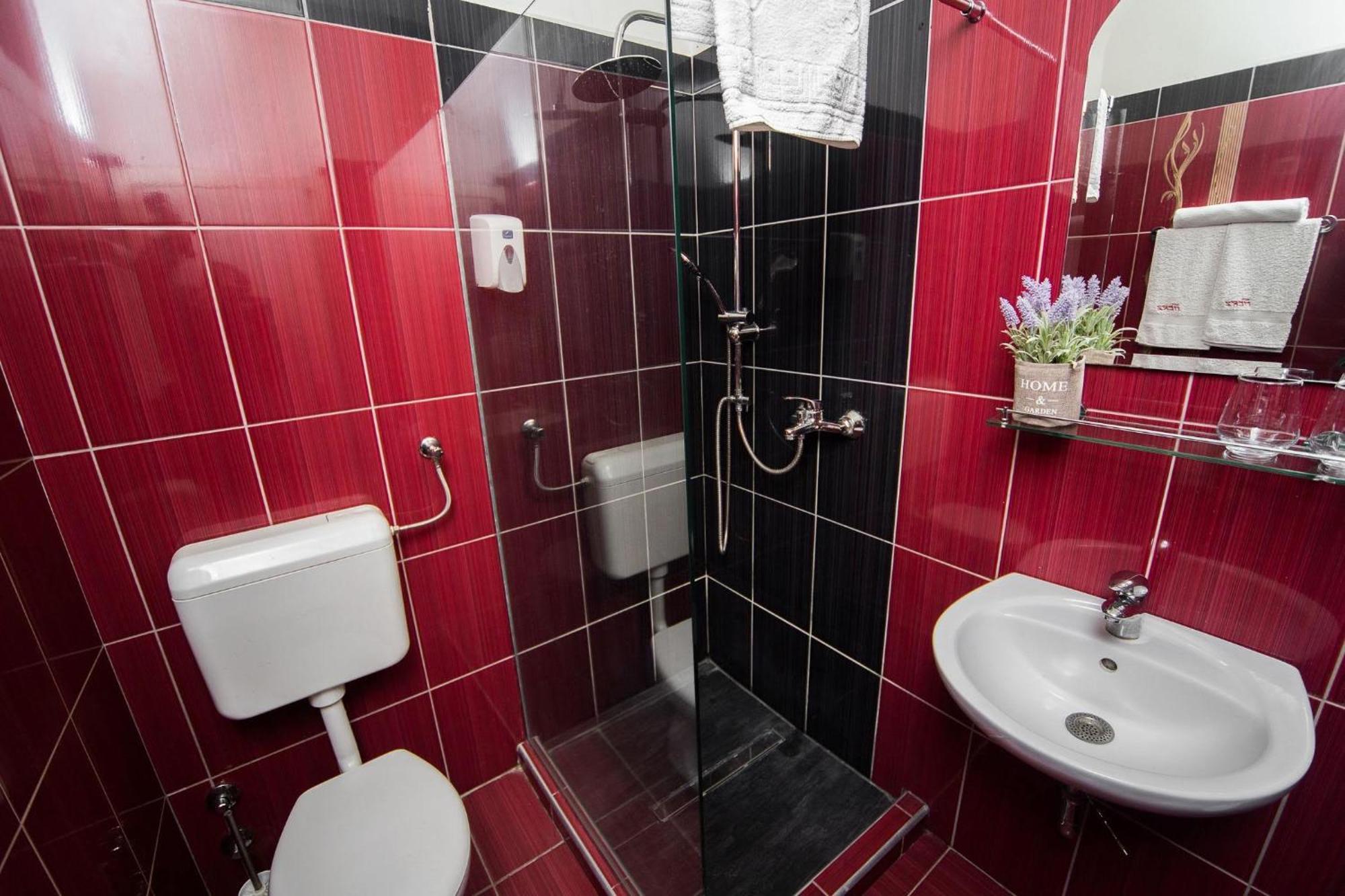 Hostel Herz Banja Luka Ngoại thất bức ảnh