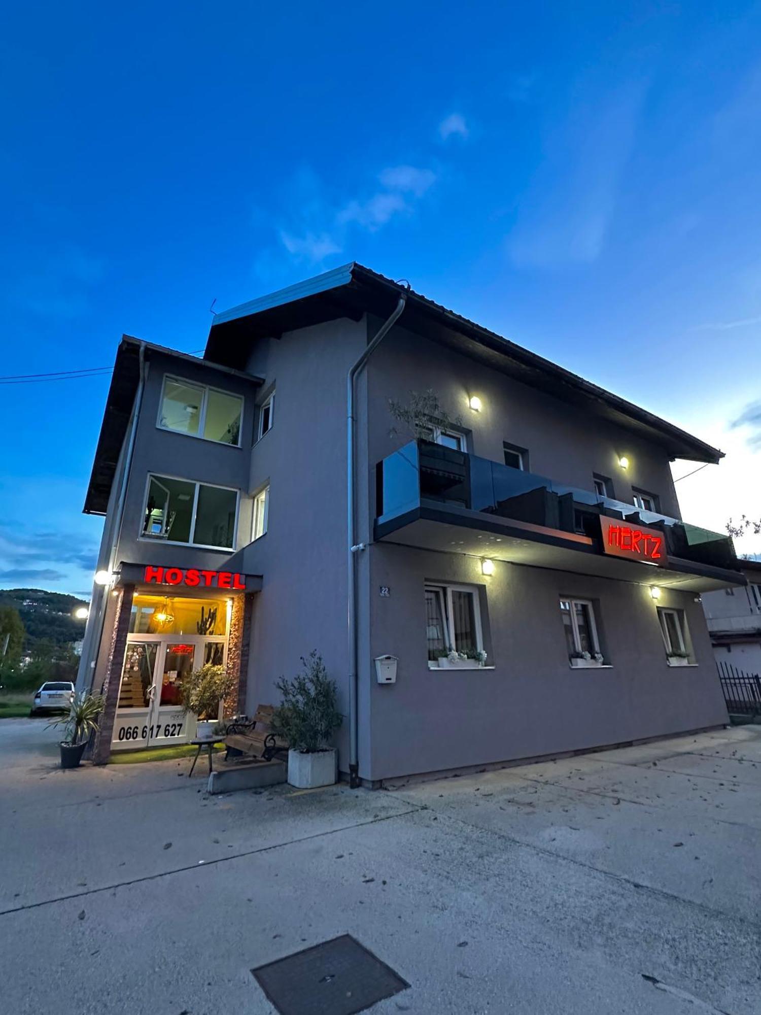 Hostel Herz Banja Luka Ngoại thất bức ảnh