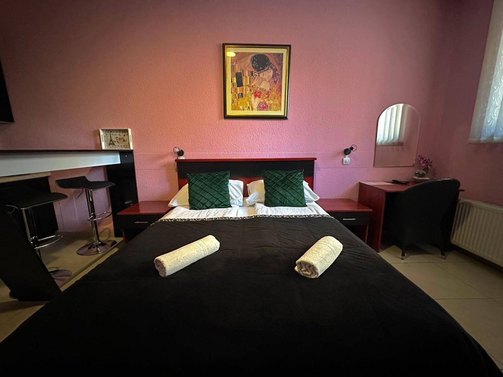 Hostel Herz Banja Luka Ngoại thất bức ảnh