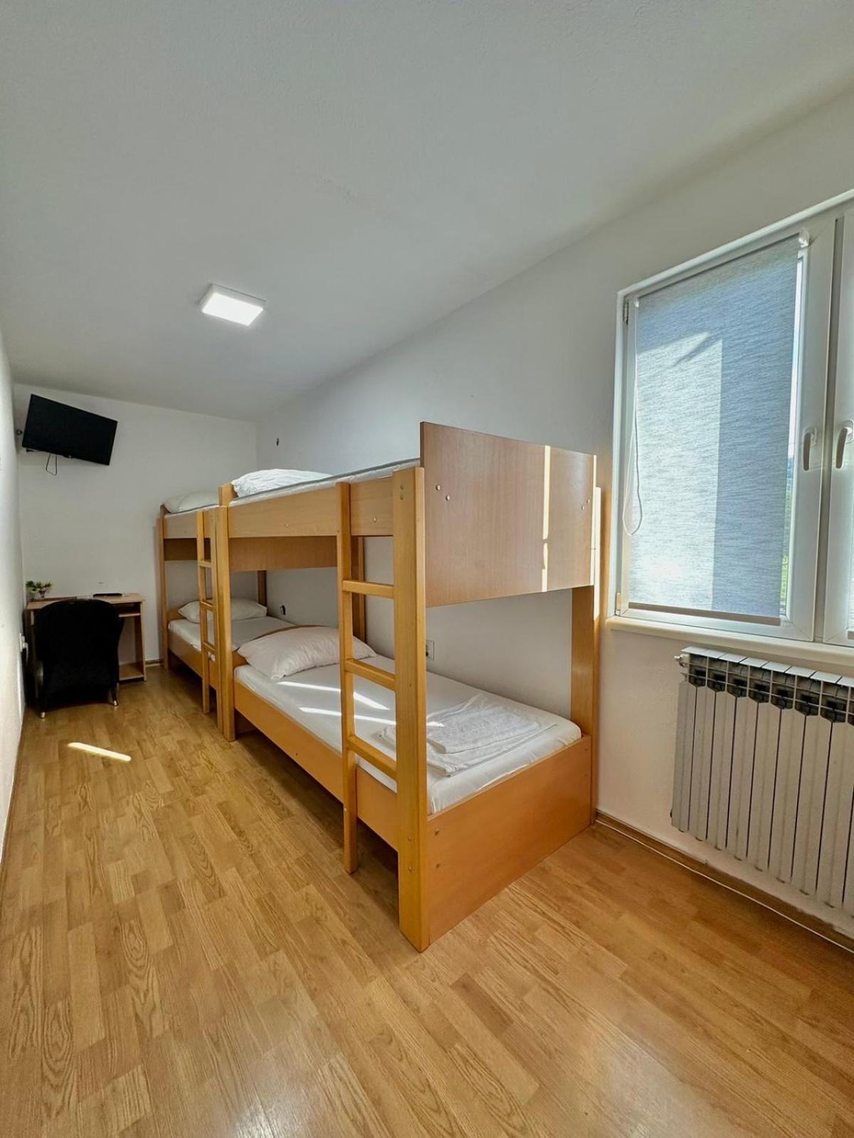 Hostel Herz Banja Luka Ngoại thất bức ảnh