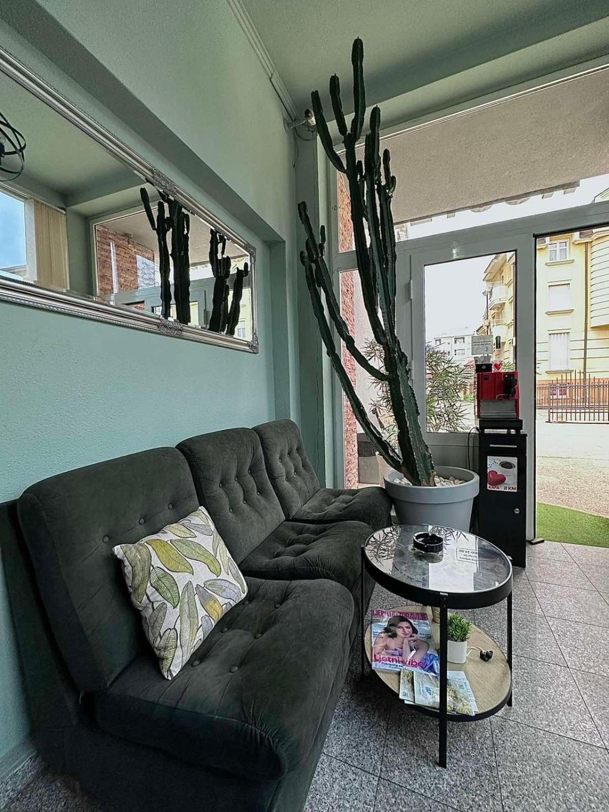 Hostel Herz Banja Luka Ngoại thất bức ảnh