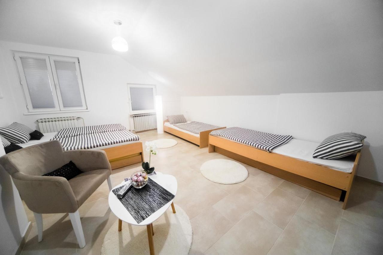 Hostel Herz Banja Luka Ngoại thất bức ảnh