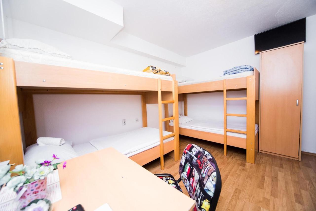Hostel Herz Banja Luka Ngoại thất bức ảnh