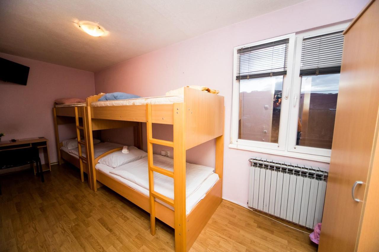 Hostel Herz Banja Luka Ngoại thất bức ảnh